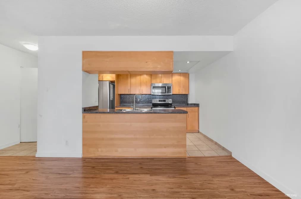 2402 9521 CARDSTON COURT, Burnaby, BC — Residential for Sale - Photo 2