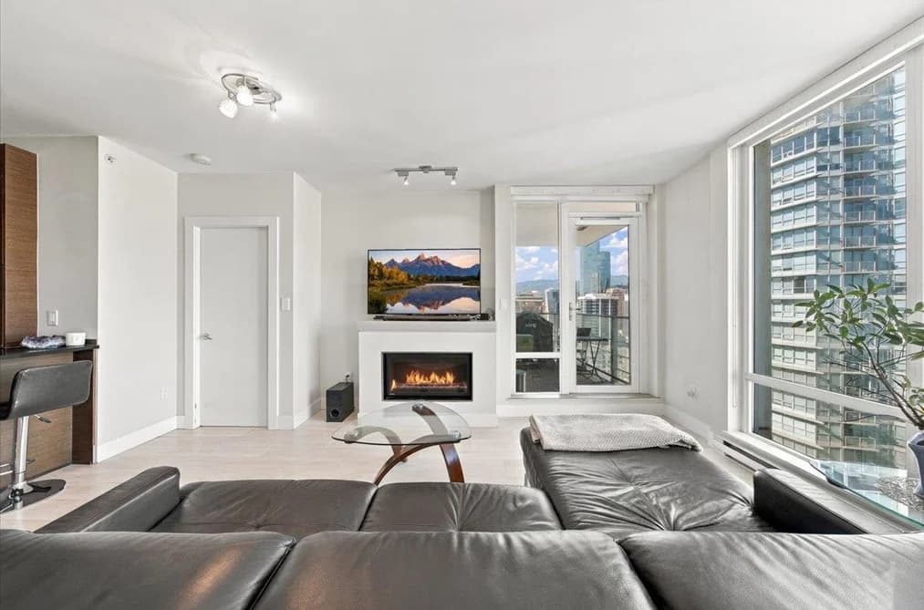 2404 565 SMITHE STREET, Vancouver, BC — Residential for Sale - Photo 2