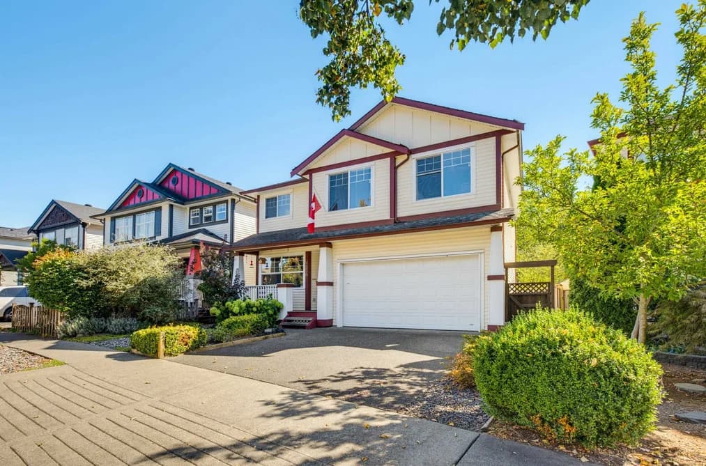 24070 HILL AVENUE, Maple Ridge, BC — Residential for Sale - Photo 2
