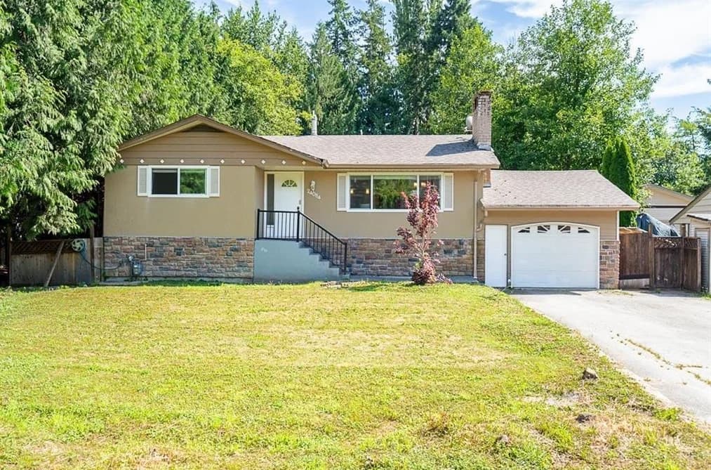 24084 102 AVENUE, Maple Ridge, BC — Residential for Sale - Photo 2