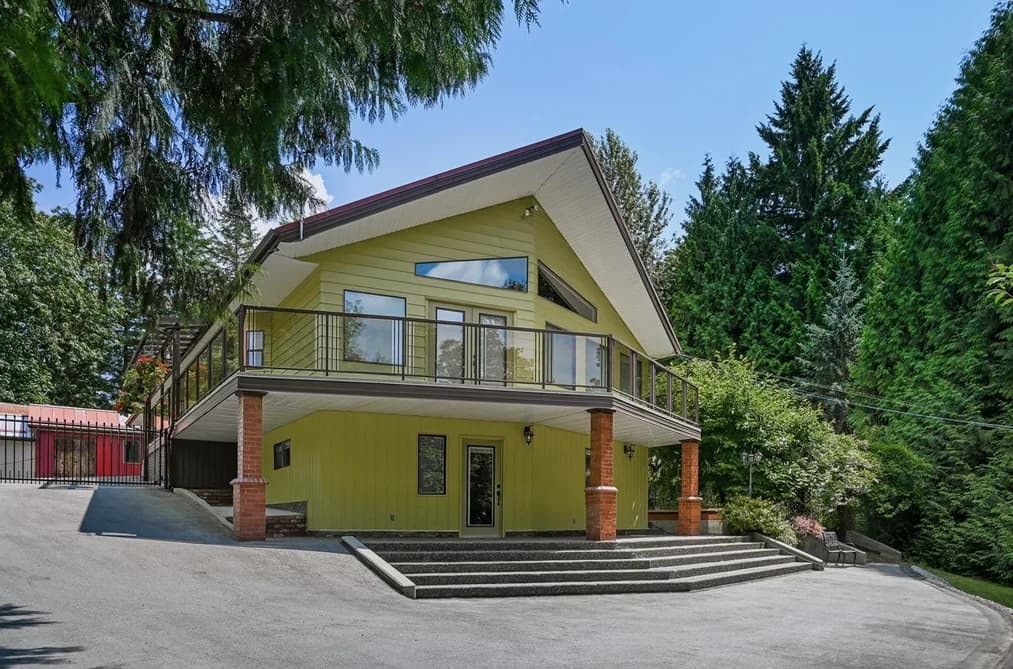 24089 LOUGHEED HIGHWAY, Maple Ridge, BC — Residential for Sale - Main Photo