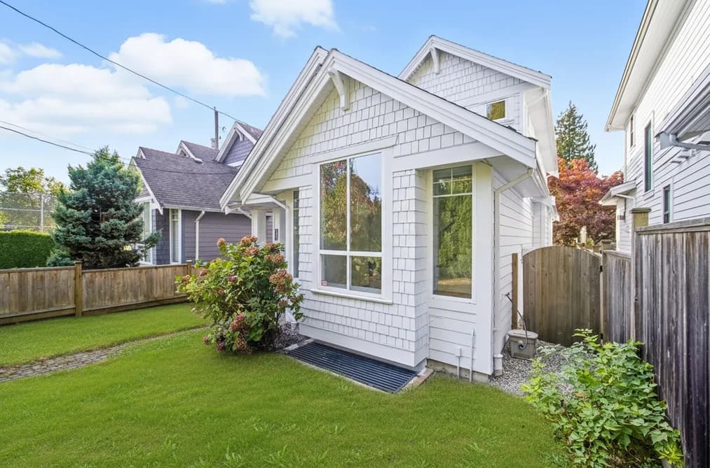 2411 GEORGE STREET, North Vancouver, BC — Residential for Sale - Photo 2