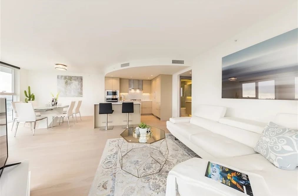 2417 89 NELSON STREET, Vancouver, BC — Residential for Sale - Photo 2