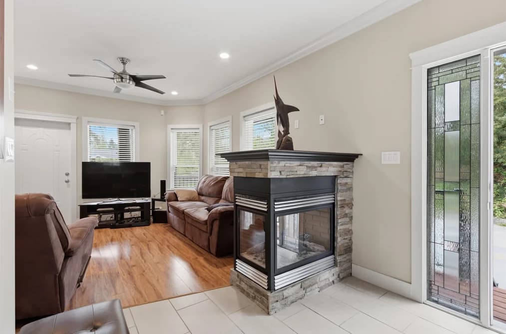 24230 104 AVENUE, Maple Ridge, BC — Residential for Sale - Photo 2