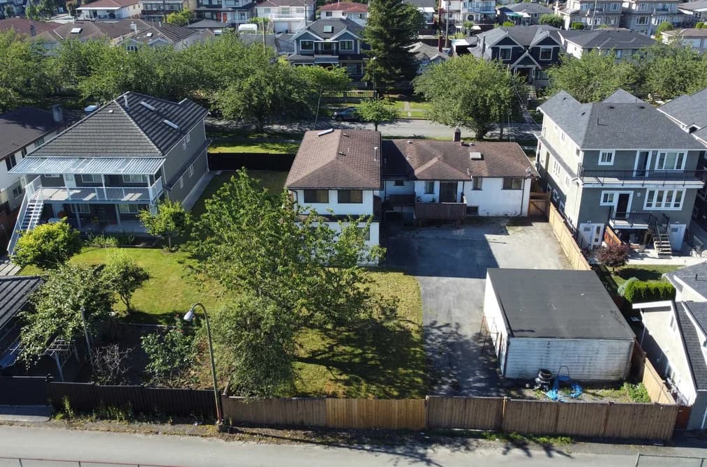 2435 E 38TH AVENUE, Vancouver, BC — Residential for Sale - Photo 2