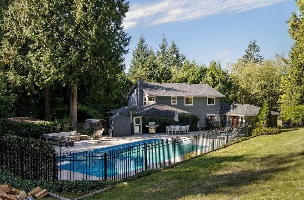2442 GRANT ROAD, Roberts Creek, BC — Residential for Sale - Photo 2