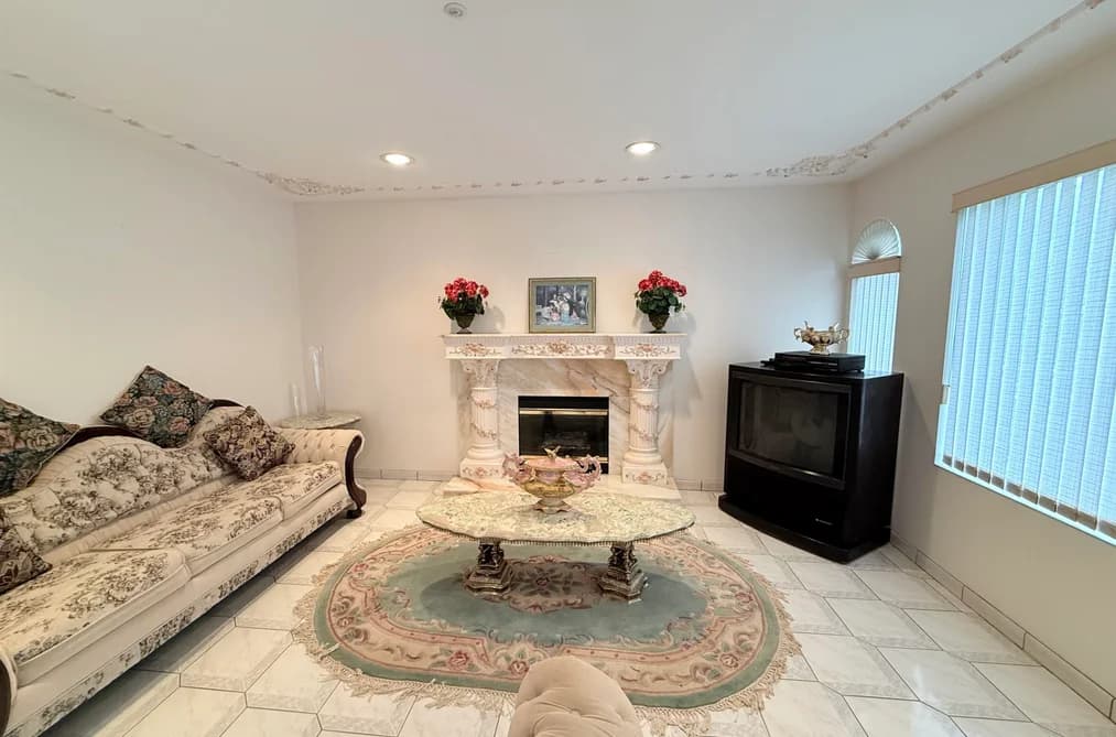 2458 E 5TH AVENUE, Vancouver, BC — Residential for Sale - Photo 2