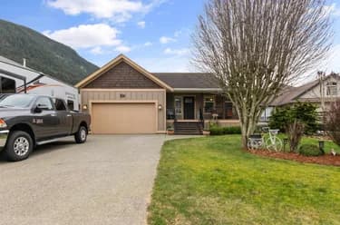 House for sale at 246 Balsam Avenue Harrison Hot Springs British Columbia - MLS: R3092139