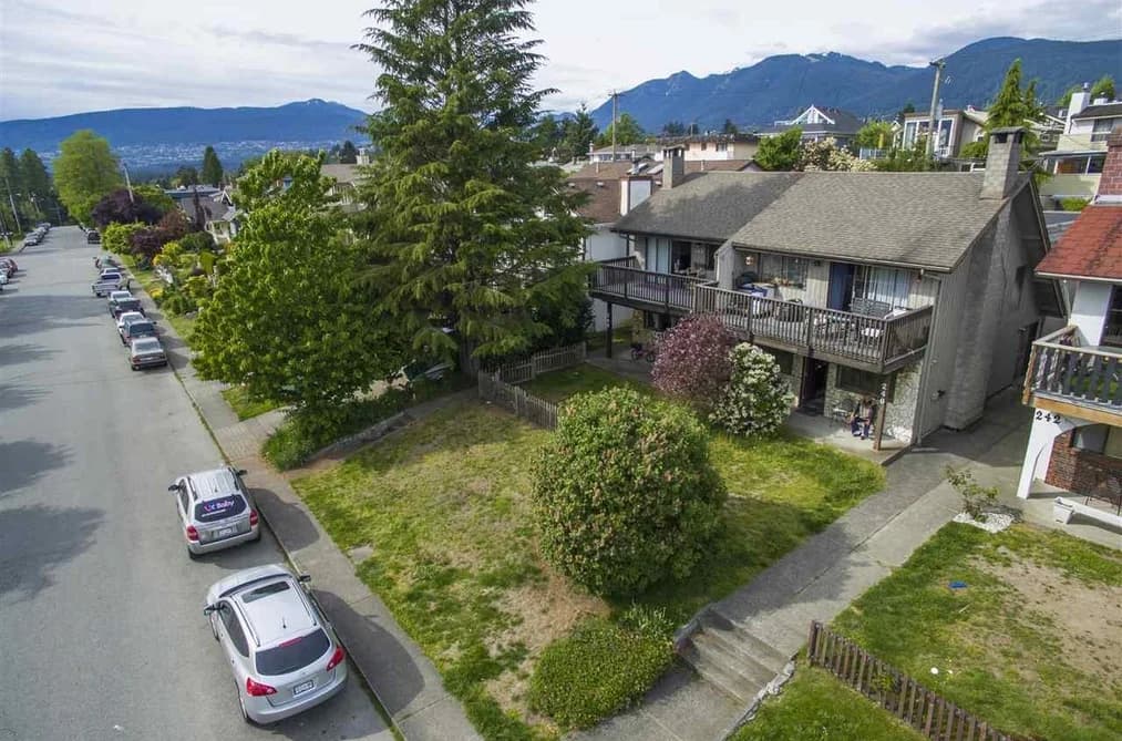 246 W 5TH STREET, North Vancouver, BC — Residential Income for Sale - Photo 2