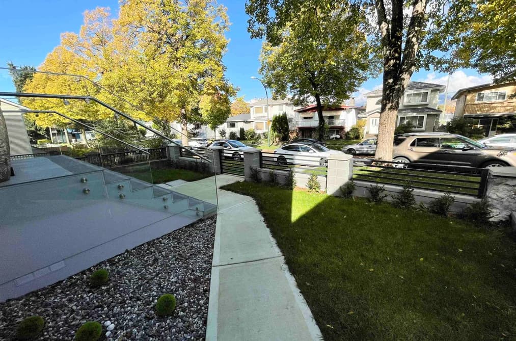 2460 E 19TH AVENUE, Vancouver, BC — Residential for Sale - Photo 2