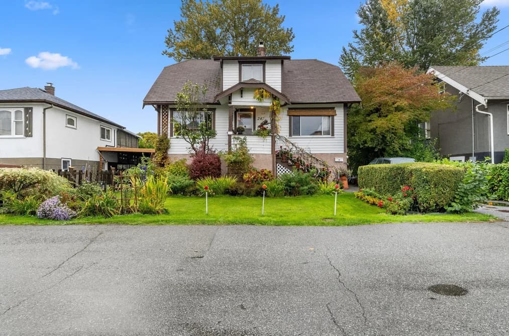 247 WOOD STREET, New Westminster, BC — Residential for Sale - Main Photo