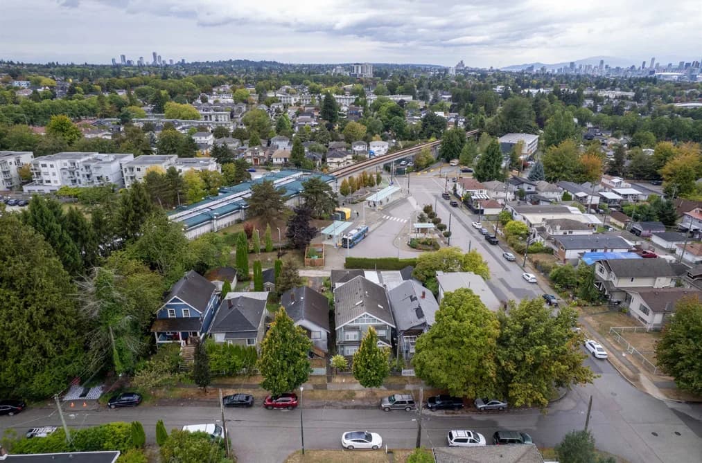 2474 E 24TH AVENUE, Vancouver, BC — Residential for Sale - Main Photo