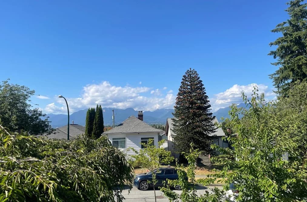 2478 E 28TH AVENUE, Vancouver, BC — Residential for Sale - Photo 2