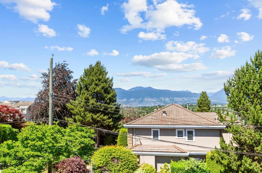 2495 W 33RD AVENUE, Vancouver, BC — Residential for Sale - Photo 2