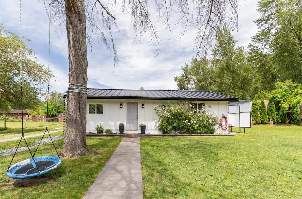 24991 100 AVENUE, Maple Ridge, BC — Residential for Sale - Photo 2