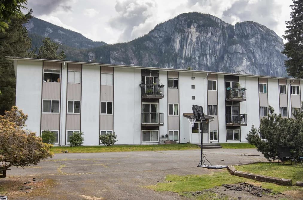 25 38175 WESTWAY AVENUE, Squamish, BC — Residential for Sale - Photo 2