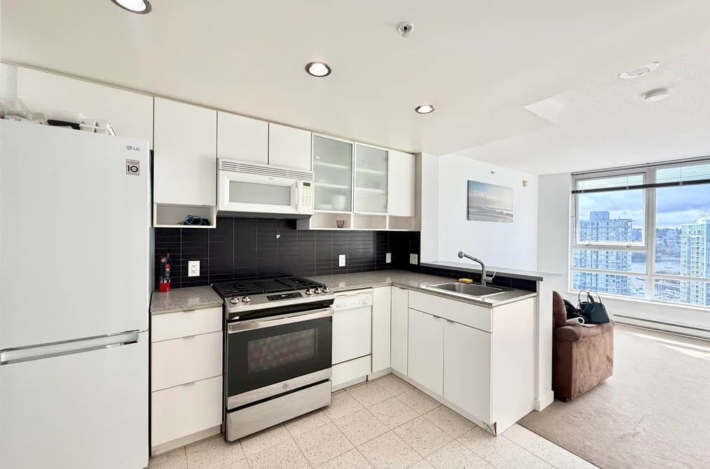 2501 939 EXPO BOULEVARD, Vancouver BC V6Z 3G7 - Photo 1