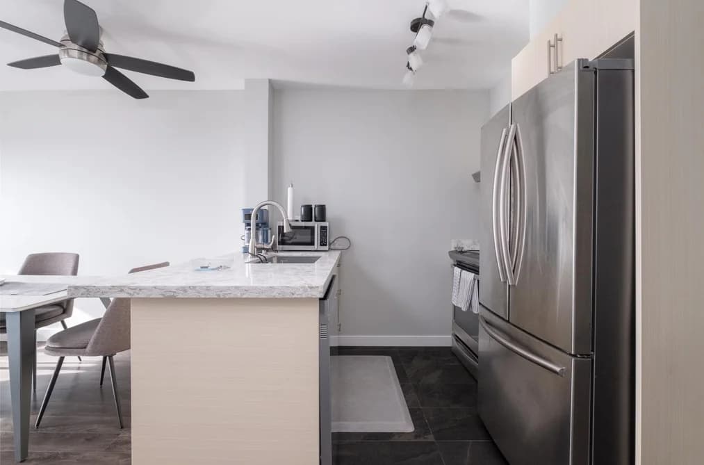 2505 1189 HOWE STREET, Vancouver, BC — Residential for Sale - Photo 2