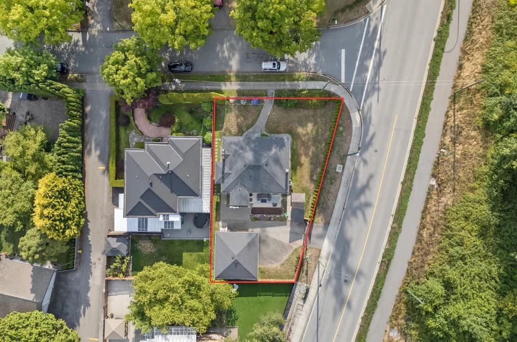 2510 CAMROSE DRIVE, Burnaby, BC — Residential for Sale - Photo 2