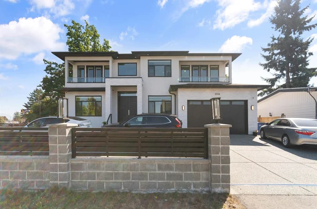 2514 LYNDEN STREET, Abbotsford, BC — Residential for Sale - Main Photo