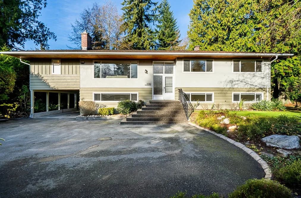 2519 EAST ROAD, Anmore, BC — Residential for Sale - Photo 2