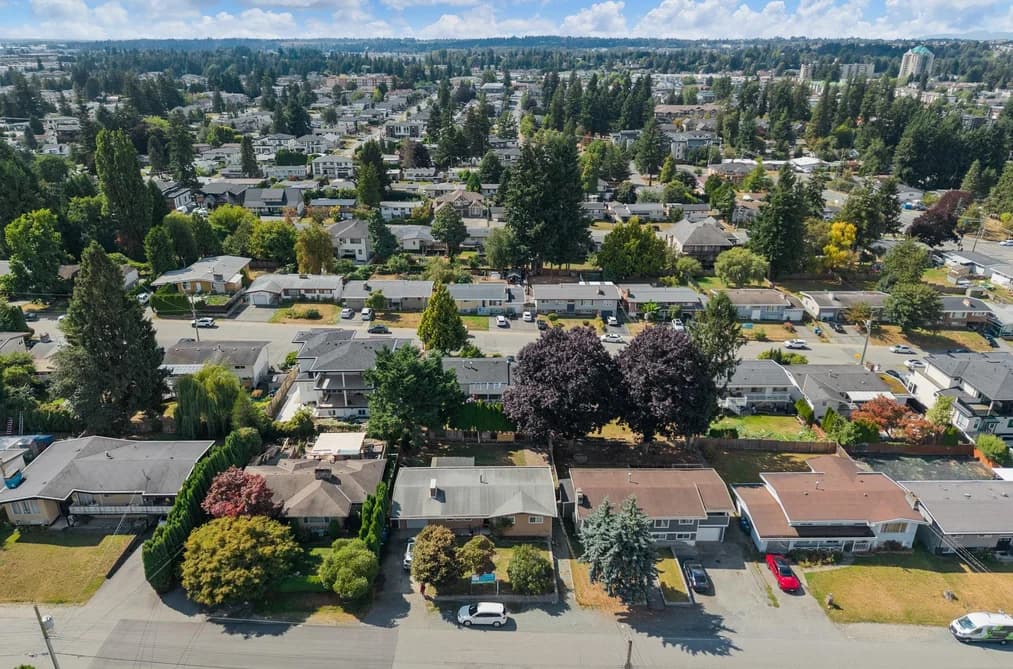 2519 MAGNOLIA CRESCENT, Abbotsford, BC — Residential for Sale - Photo 2