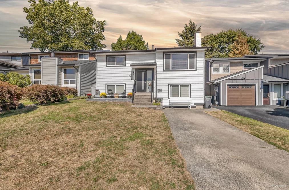 2521 WILDING CRESCENT, Langley, BC — Residential for Sale - Main Photo