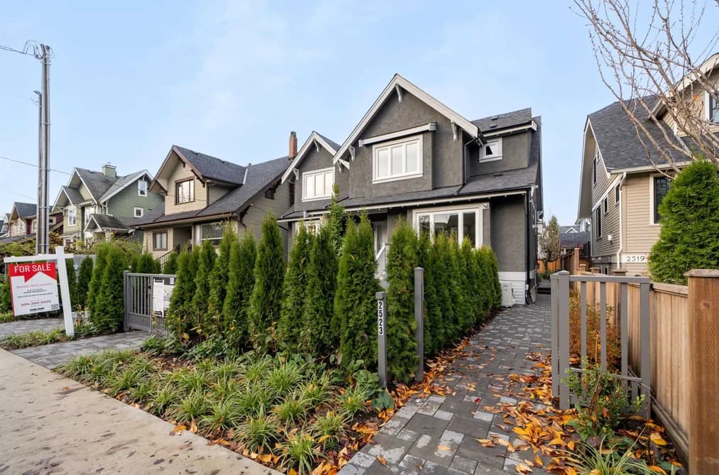 2523 W 8TH AVENUE, Vancouver, BC — Residential for Sale - Photo 2