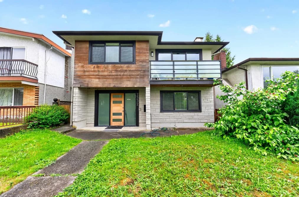 2532 E 24TH AVENUE, Vancouver, BC — Residential for Sale - Main Photo