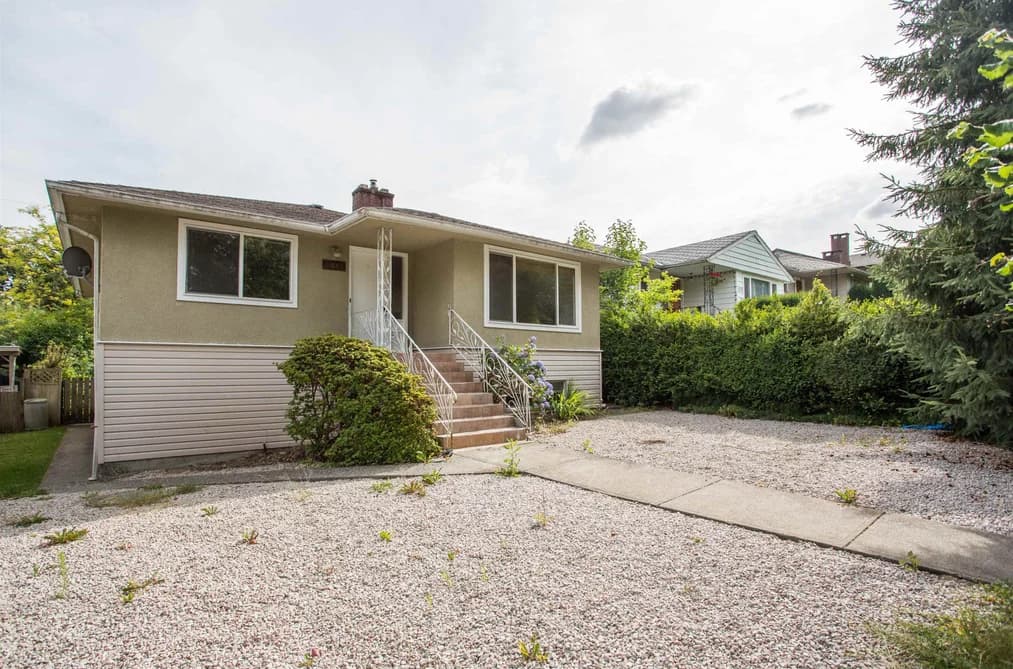 2536 E 29TH AVENUE, Vancouver, BC — Residential for Sale - Photo 2