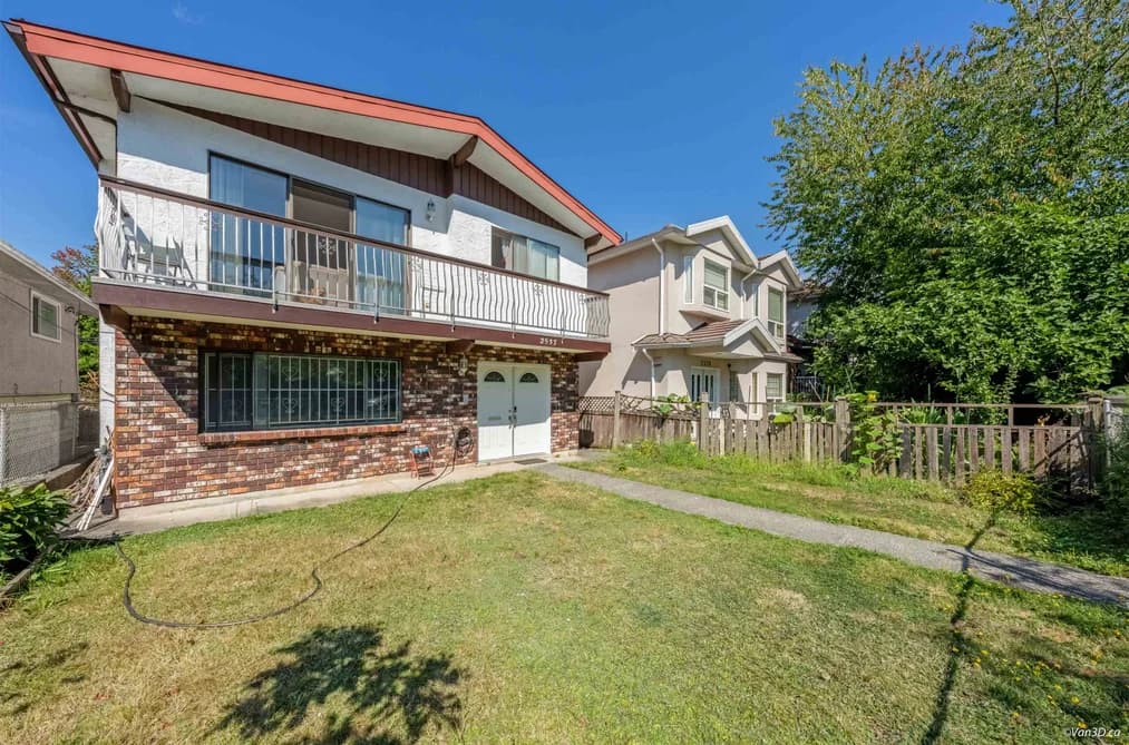 2537 E 27TH AVENUE, Vancouver, BC — Residential for Sale - Photo 2