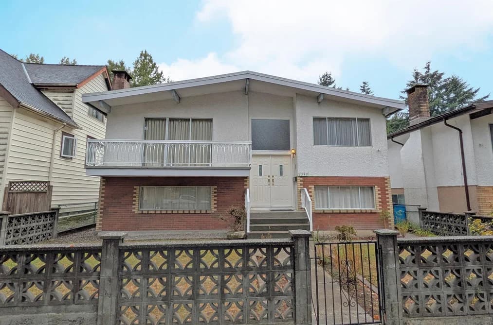 2540 E 25TH AVENUE, Vancouver, BC — Residential for Sale - Main Photo