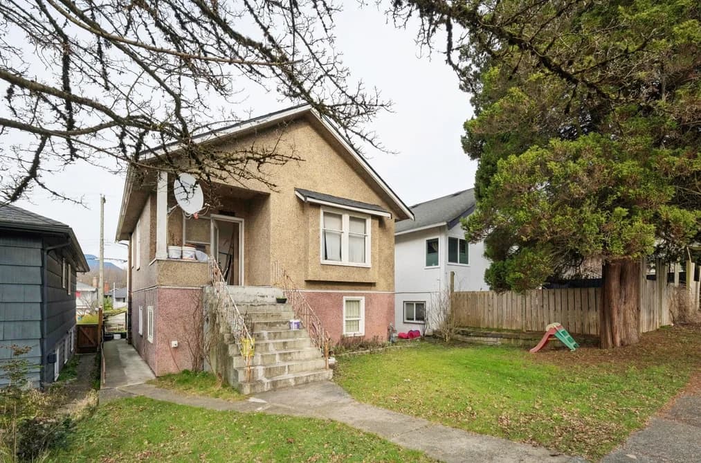 2541 DUNDAS STREET, Vancouver, BC — Residential for Sale - Main Photo