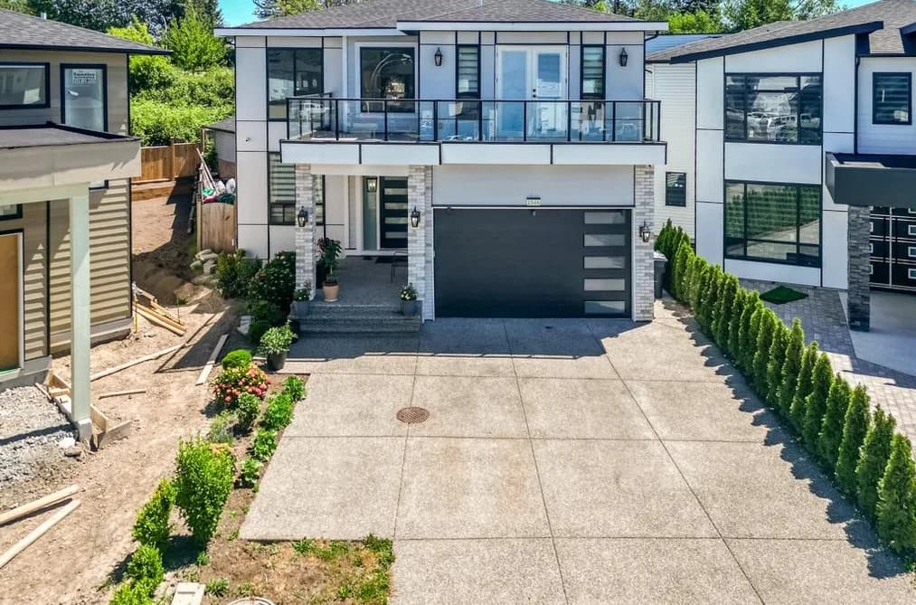 2546 TERMINAL COURT, Abbotsford, BC — Residential for Sale - Photo 2