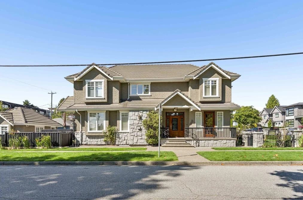 255 CARLETON AVENUE, Burnaby, BC — Residential for Sale - Main Photo