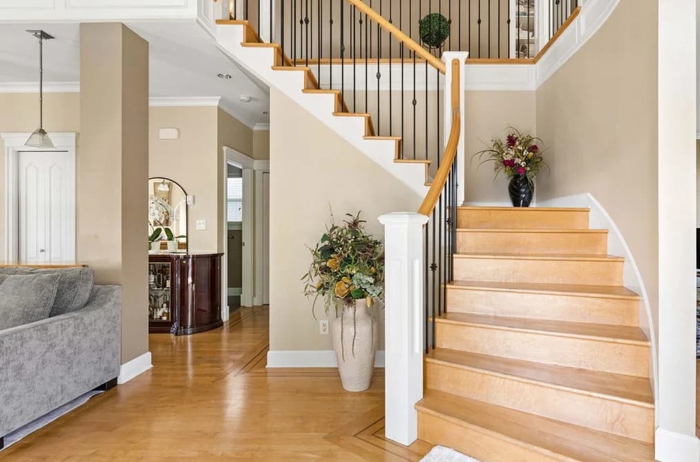 255 CARLETON AVENUE, Burnaby, BC — Residential for Sale - Photo 2
