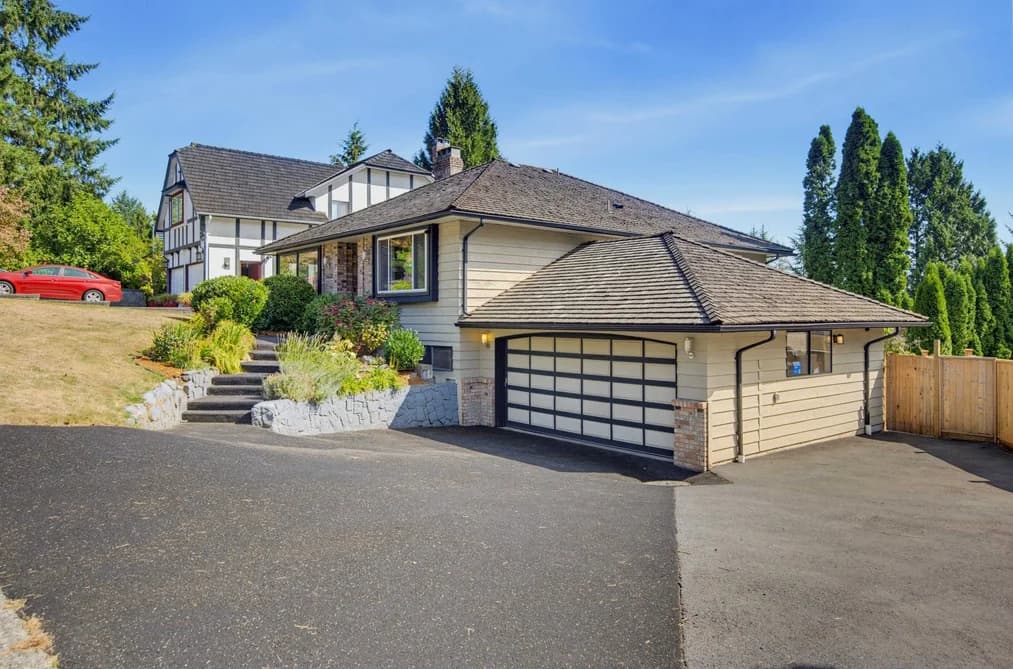 2550 PEREGRINE PLACE, Coquitlam, BC — Residential for Sale - Photo 2