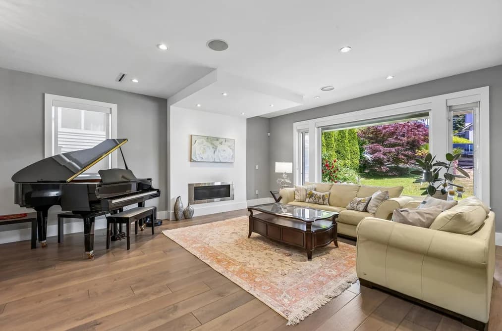 2553 WESTERN AVENUE, North Vancouver, BC — Residential for Sale - Photo 2