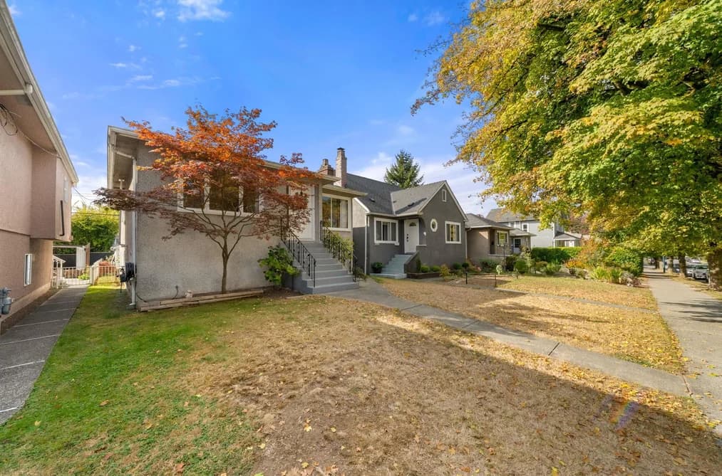 2554 ADANAC STREET, Vancouver, BC — Residential for Sale - Photo 2