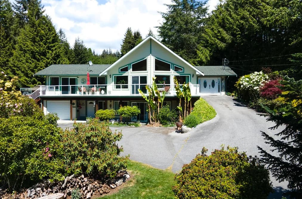 2556 LOWER ROAD, Roberts Creek, BC — Residential for Sale - Main Photo