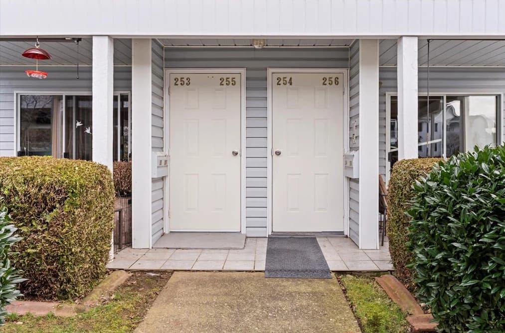 256 32691 GARIBALDI DRIVE, Abbotsford, BC — Residential for Sale - Photo 2