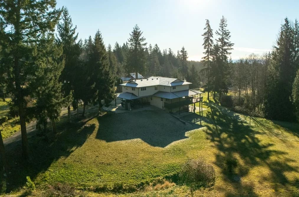 2562 MILES ROAD, Roberts Creek, BC — Residential for Sale - Main Photo