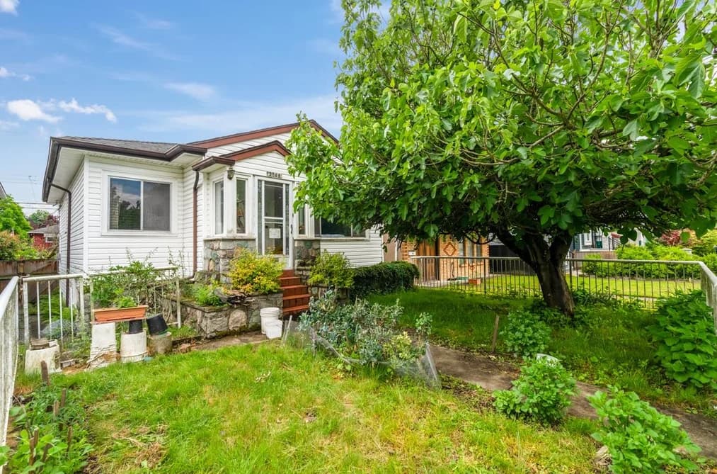 2566 VENABLES STREET, Vancouver, BC — Residential for Sale - Photo 2