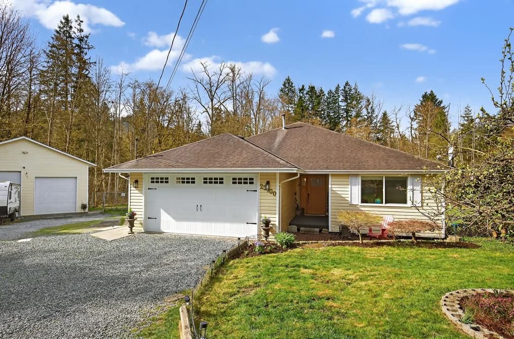 25700 116 AVENUE, Maple Ridge, BC — Residential for Sale - Photo 2