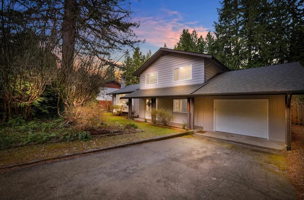 2572 THE BOULEVARD, Squamish, BC — Residential for Sale - Photo 2