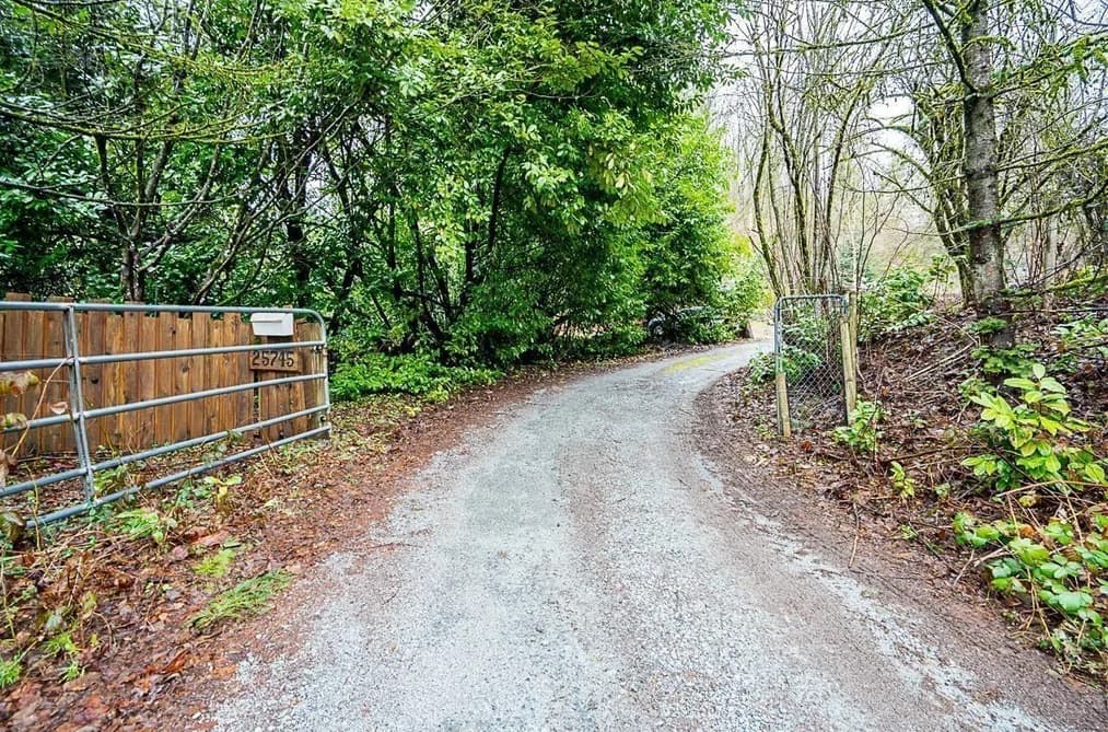 25745 LOUGHEED HIGHWAY, Maple Ridge, BC — Residential for Sale - Photo 2