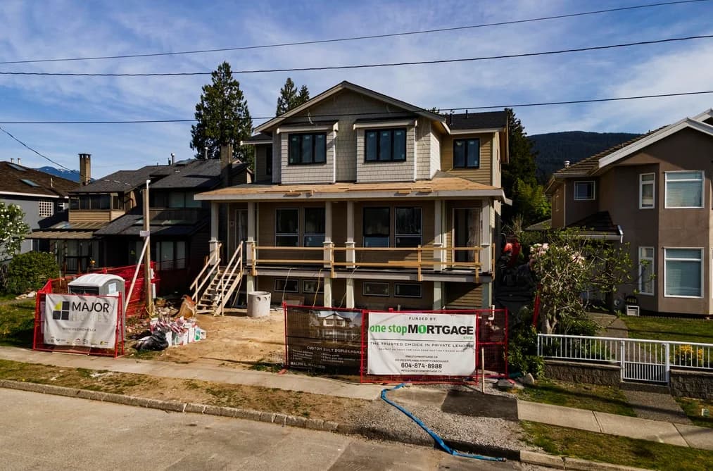 258 E 21ST STREET, North Vancouver, BC — Residential for Sale - Photo 2