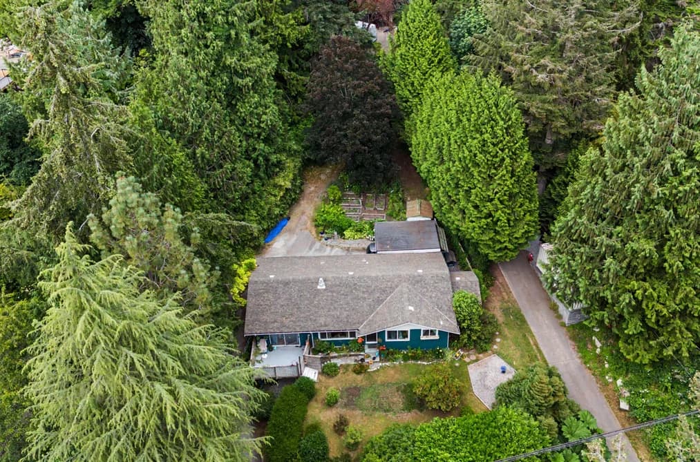 2588 LOWER ROAD, Roberts Creek, BC — Residential for Sale - Photo 2