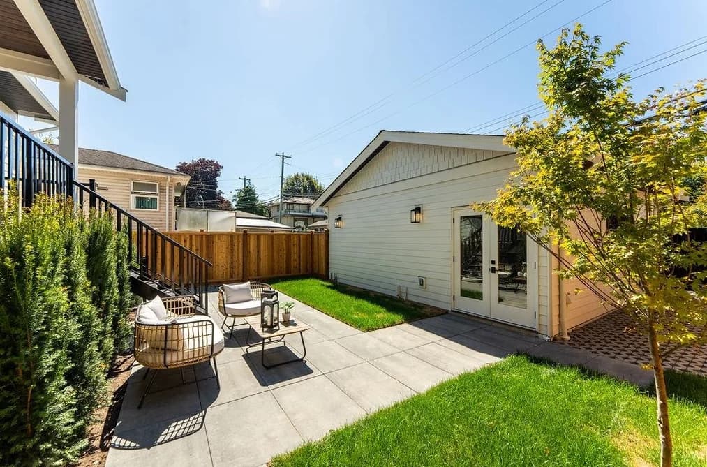 2598 E 16TH AVENUE, Vancouver, BC — Residential for Sale - Photo 2