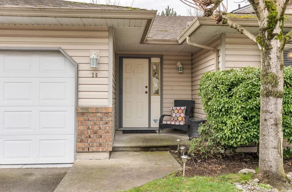 26 2023 WINFIELD DRIVE, Abbotsford, BC — Residential for Sale - Photo 2